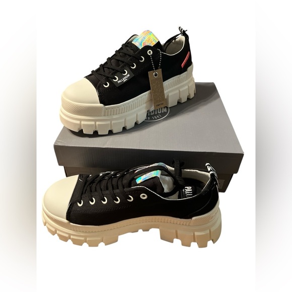 Palladium Black and White REVOLT LO TX | Size 8.5 M runs 1/2 larger | New in Box - Picture 6 of 14